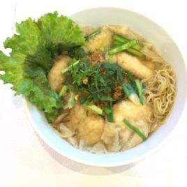 Soupe de nouille aux raviolis crevettes